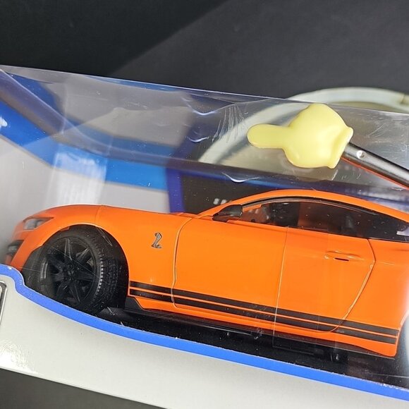 Maisto  Mustang Shelby GT500 2020 1:18 Scale Diecast Model Car Orange - Picture 14 of 16